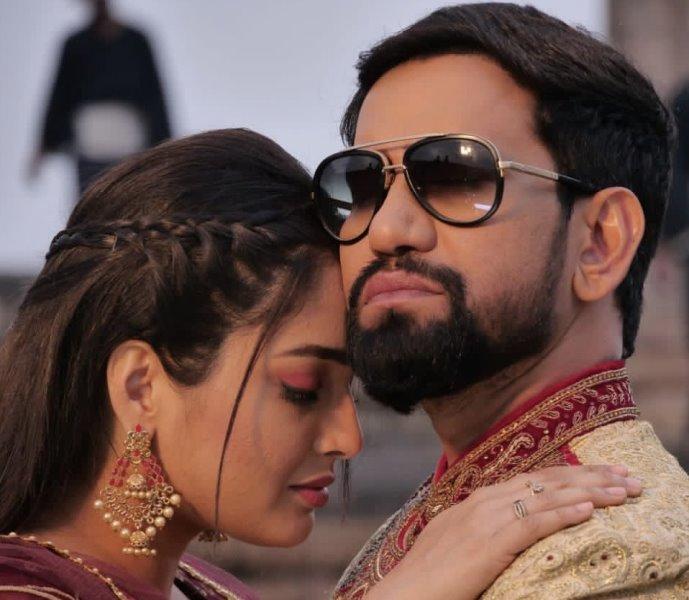 Amrapali With Dinesh Lal Yadav