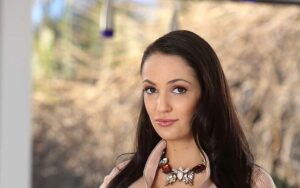 Sofi Ryan Biography/Wiki, Age, Height, Career, Photos & More
