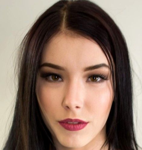 Jasmine Callipygian