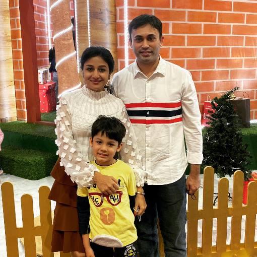Paridhi Sharma with Her Family