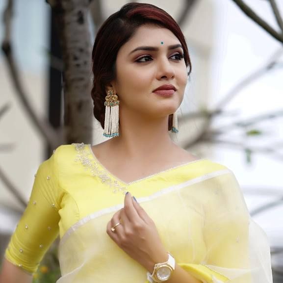 Gayathri Suresh