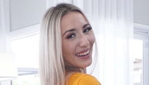 Sweet Sophia Biography/Wiki, Age, Height, Career, Photos & More