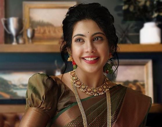 Nayana Elza in Ethnic Saree