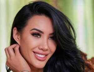 Corrie Yee Biography/Wiki, Age, Height, Career, Photos & More