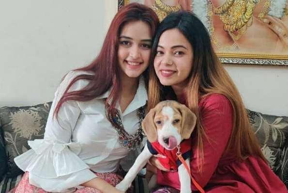 Sunakshi Grover with her Sister