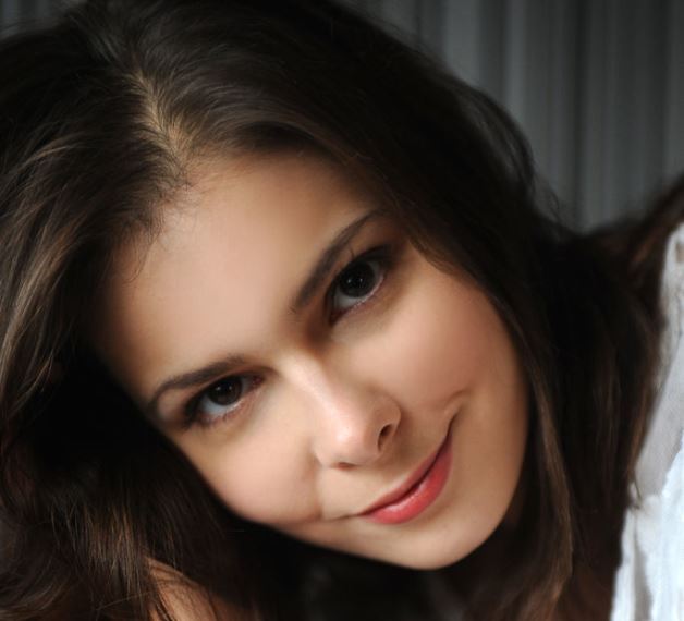 Amelie Belain