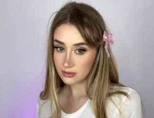 Bronwin Aurora Biography/Wiki, Age, Height, Career, Photos & More