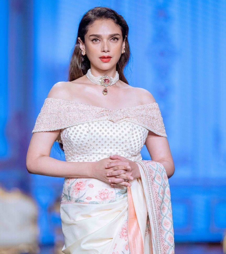 Aditi Rao Hydari Birthday Special: शाही परिवार से ताल्लुक, फिल्मों में बनाई पहचान, जानें उनकी Love Story और Career 3 Aditi Rao Hydari