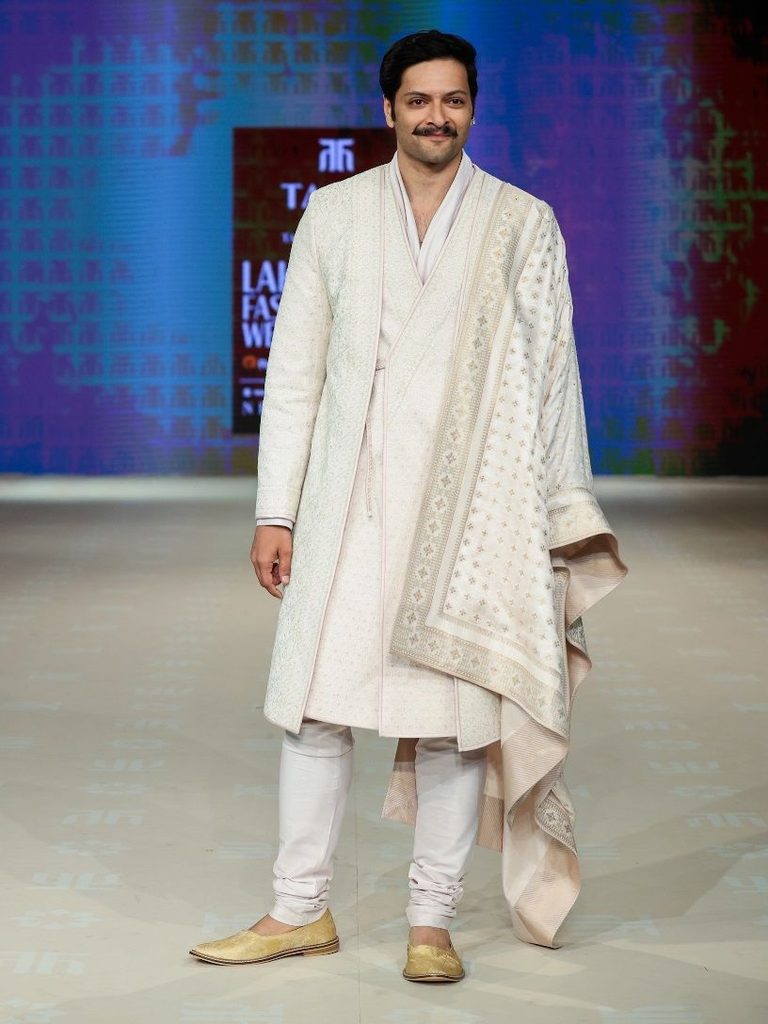 Lakmé Fashion Week 2026: Ali Fazal बने Royal Groom, Nitanshi Goel के Wine Lehenga ने बिखेरा Runway Glamour 2 Ali Fazal at Lakmé Fashion Week