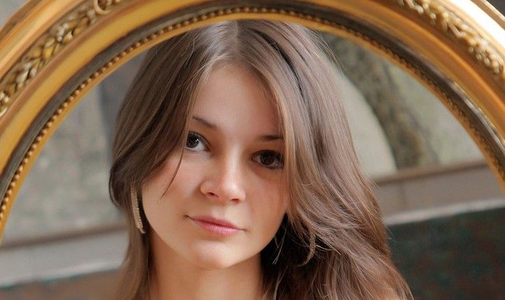 Alina F