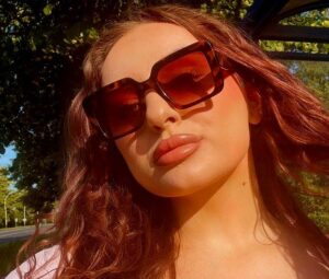 Amber Bloom Biography/Wiki, Age, Height, Career, Photos & More