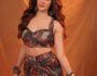 Amyra Dastur Photos: ऑरेंज लुक में छाईं अमायरा दस्तूर, नए फोटोशूट ने खींचा फैंस का ध्यान