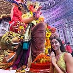 Ananya Panday visit Lalbaugcha Raja with her father Chunky Panday