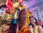 Ananya Panday ने पिता Chunky Panday के साथ किए Lalbaugcha Raja के दर्शन
