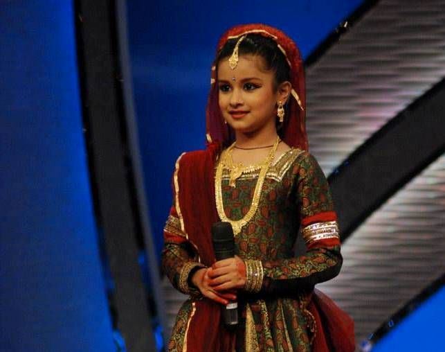 Avneet Kaur Birthday: 25 की हुईं Actress, Child Artist से फिल्मों तक बनाया नाम 2 Avneet Kaur in Dance India Dance Li'l Masters