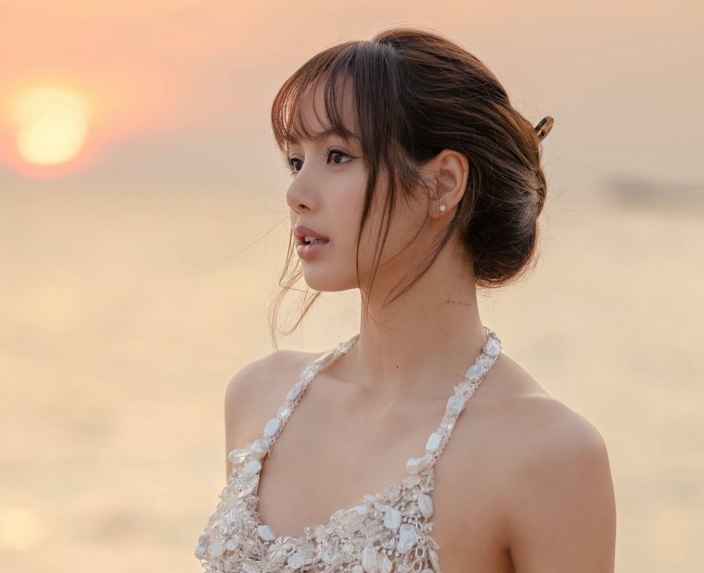 क्या Thai Actor Blue Pongtiwat को डेट कर रही हैं BLACKPINK की Lisa? जानिए क्यों तेज हुईं अफेयर की चर्चाएं 2 BLACKPINK's Lisa