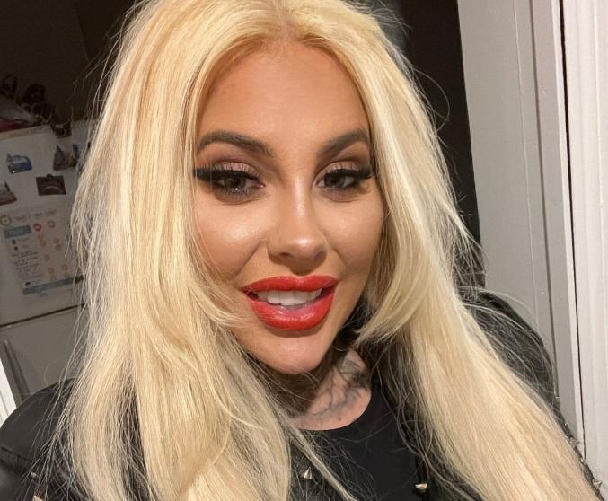 Chloe Savage