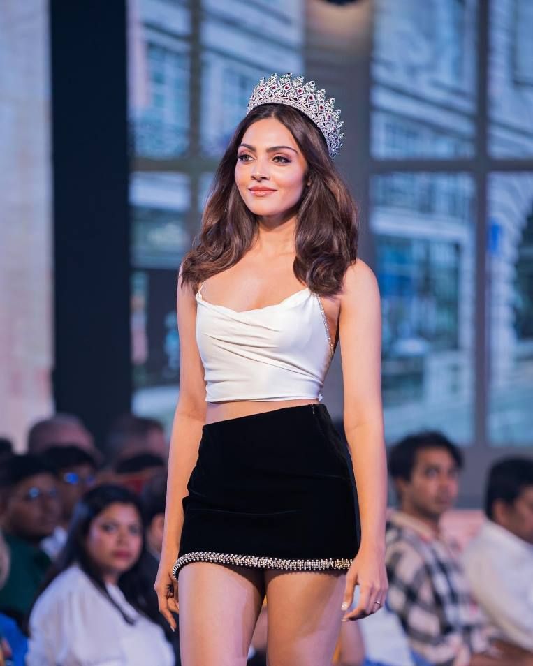 Divita Rai कौन हैं? Miss Universe India से Actress बनने तक का सफर, Adhyayan Suman की नई Film से फिर चर्चा में 4 Divita Rai