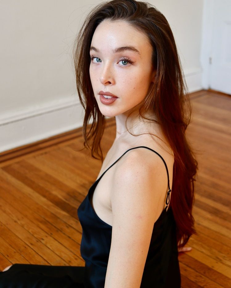 Netflix की Monster में Ella Beatty बनीं Lizzie Borden, अब The Bell Jar में Billie Eilish संग आएंगी नजर 6 Ella Beatty