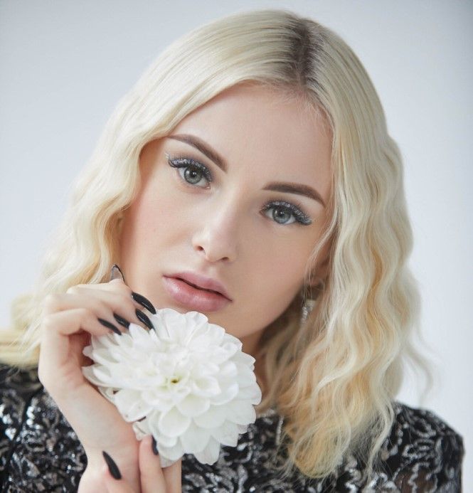 Estelle Fox