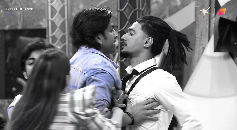 Bigg Boss 20: Gullu और Yung DSA के बीच हुई हाथापाई? Eviction पर आया बड़ा सवाल 2 Gullu-Yung DSA Fight