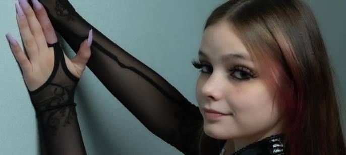 Holly Mae
