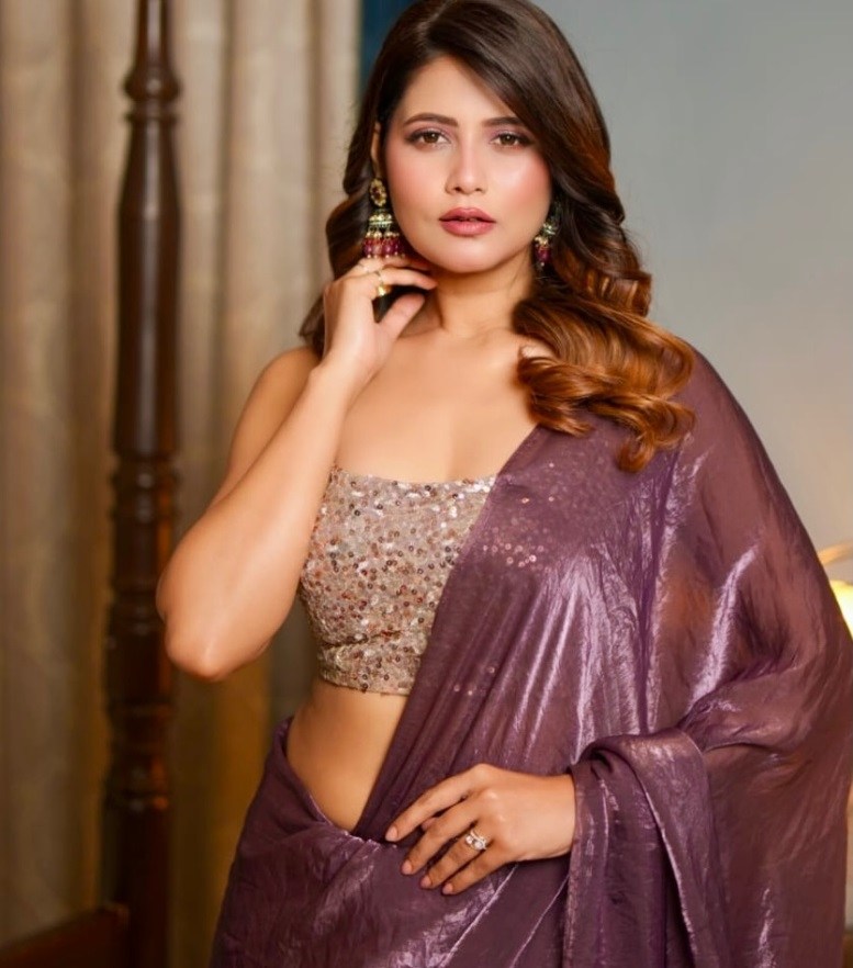Indrakshi Dey Biography/Wiki, Age, Height, Career, Photos & More 13 Indrakshi Dey