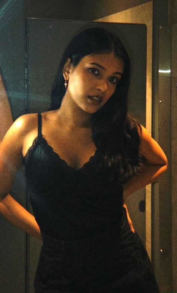 Netflix की नई Series Unaccustomed Earth में दिखेंगी Ishita Bansal, निभा रही हैं Divya का किरदार 3 Ishita Bansal