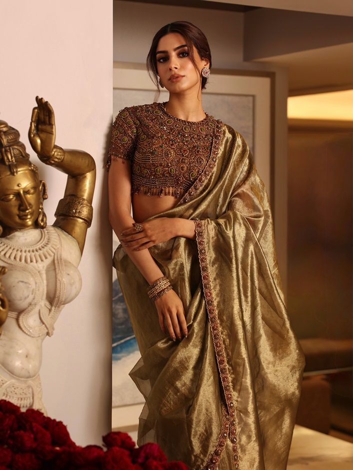 Khushi Kapoor का ‘Soft Girl Era’, सोशल मीडिया से लेकर एक्टिंग तक खुद को लेकर खुलकर बोलीं 4 Khushi Kapoor in Saree