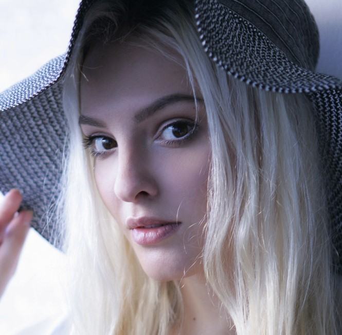 Kira W
