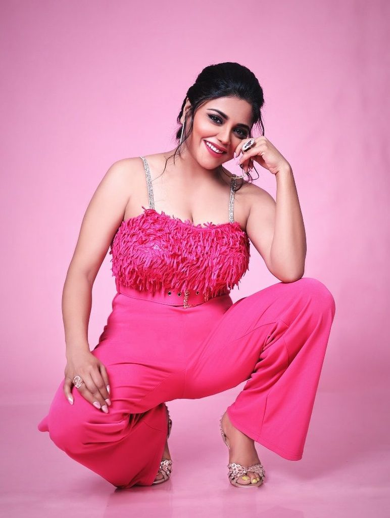 Govinda ने Affair Rumours पर तोड़ी चुप्पी, बोले- Image खराब करने की है Strategy; जानिए कब और कैसे शुरू हुआ पूरा Controversy 2 Komal Rani Swarnkar