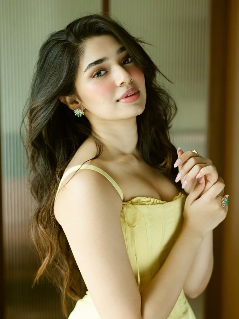 Krithi Shetty का Bollywood में बड़ा कदम, Rohit Shetty की Hum Tere Pyaar Mein से करेंगी Lead Actress के तौर पर शुरुआत 2 Krithi Shetty