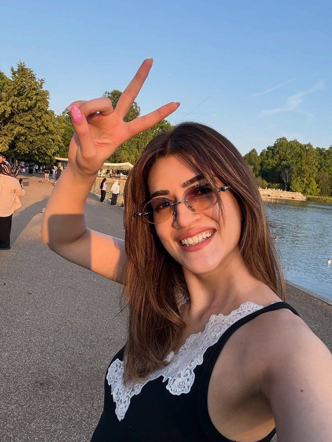 Kriti Sanon का Patriarchy पर बड़ा बयान, Women’s Safety और Victim-Blaming पर शेयर किया Post 1 Kriti Sanon