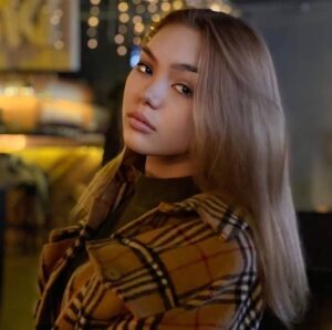 Kwini Kim Biography/Wiki, Age, Height, Career, Photos & More