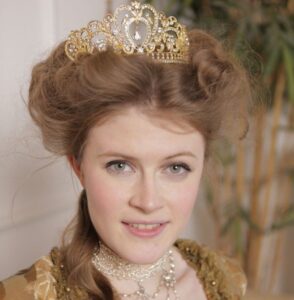 Lucy Huxley Biography/Wiki, Age, Height, Career, Photos & More