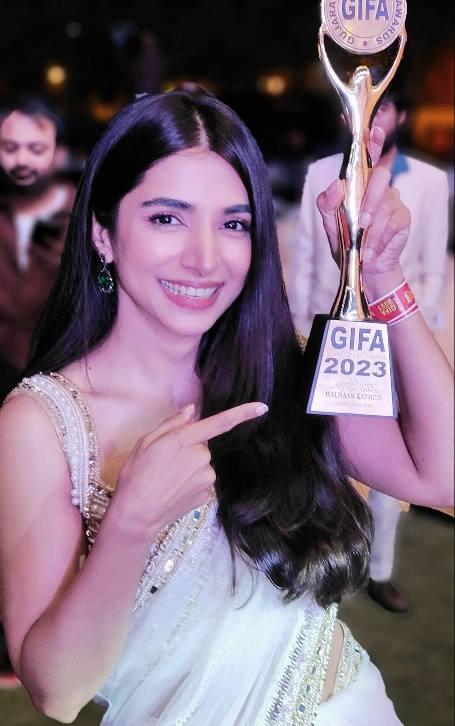 Malhaar Rathod with Gujarati Iconic Film Awards
