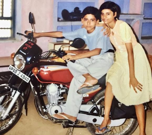 Malti Chahar's Childhood Pic with her Brother