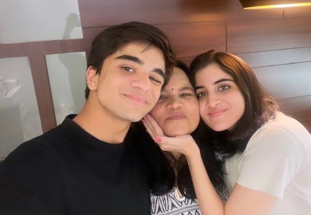 Navika Kotia with her Brother and Mother