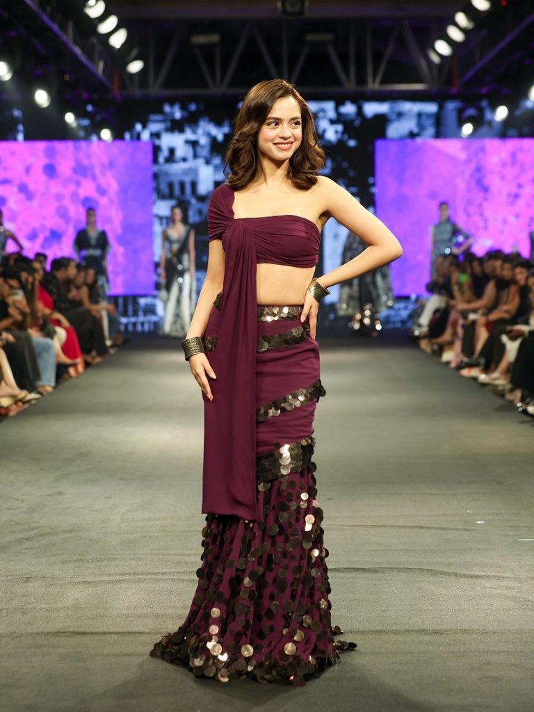Lakmé Fashion Week 2026: Ali Fazal बने Royal Groom, Nitanshi Goel के Wine Lehenga ने बिखेरा Runway Glamour 3 Nitanshi Goel at Lakmé Fashion Week