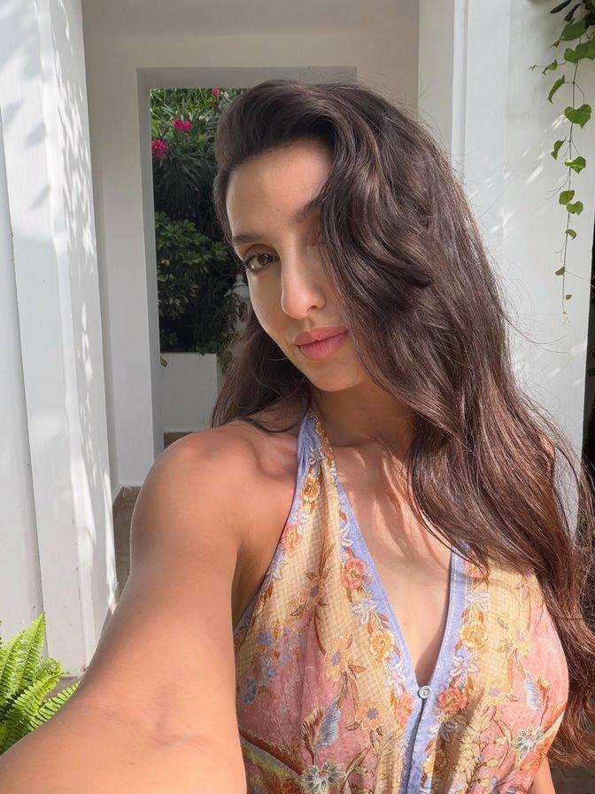 Nora Fatehi Selfie