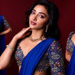 Preity Mukhundhan ने Traditional Look में ढाया कहर, Royal Blue Saree बनी Highlight 8 Preity Mukhundhan Saree Look