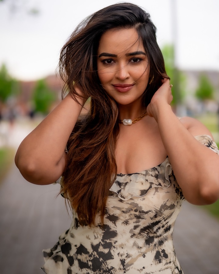 Pujita Ponnada Birthday: Software Professional से Actress बनने तक, जानिए Rangasthalam की Actress की पूरी कहानी 2 Pujita Ponnada