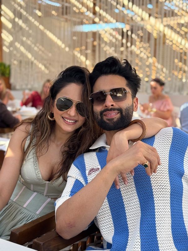 Rakul Preet Singh का Greece Vacation Photo Dump वायरल, Beach Look में दिखीं Actress 3 Rakul Preet Singh with Jackky Bhagnani