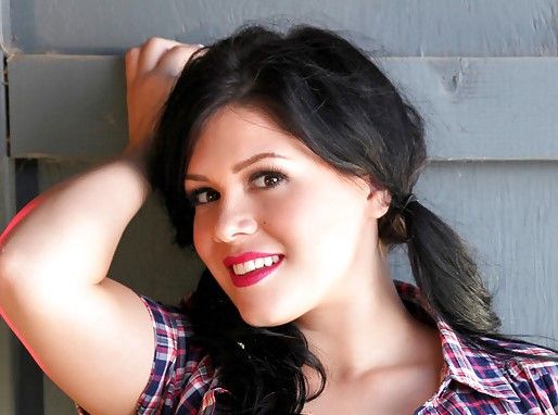 Satinee Capona