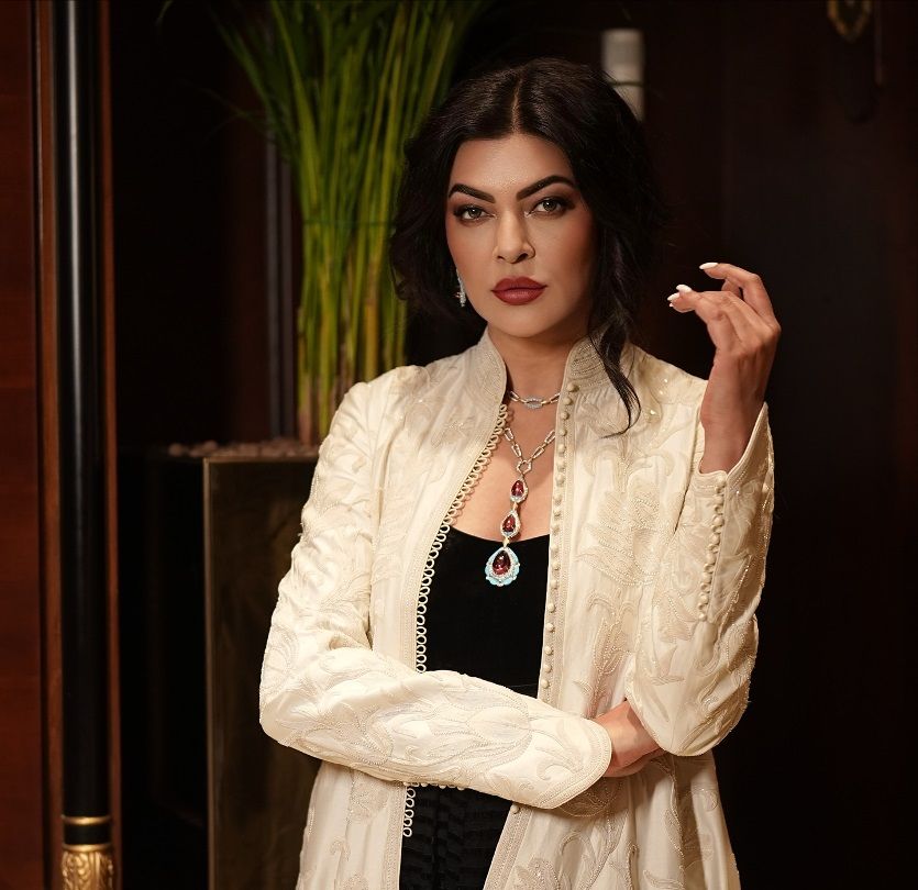 Sushmita Sen News: सोशल मीडिया से क्यों दूर हैं सुष्मिता सेन? शादी और फिल्मों में वापसी पर भी दिया जवाब 2 Sushmita Sen