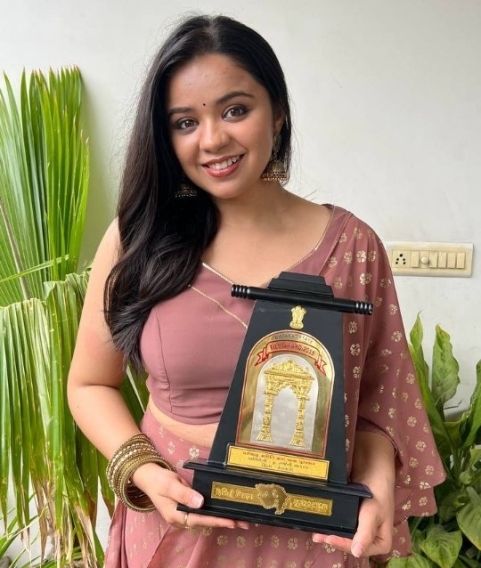 Tarjanee Bhadla with State Award