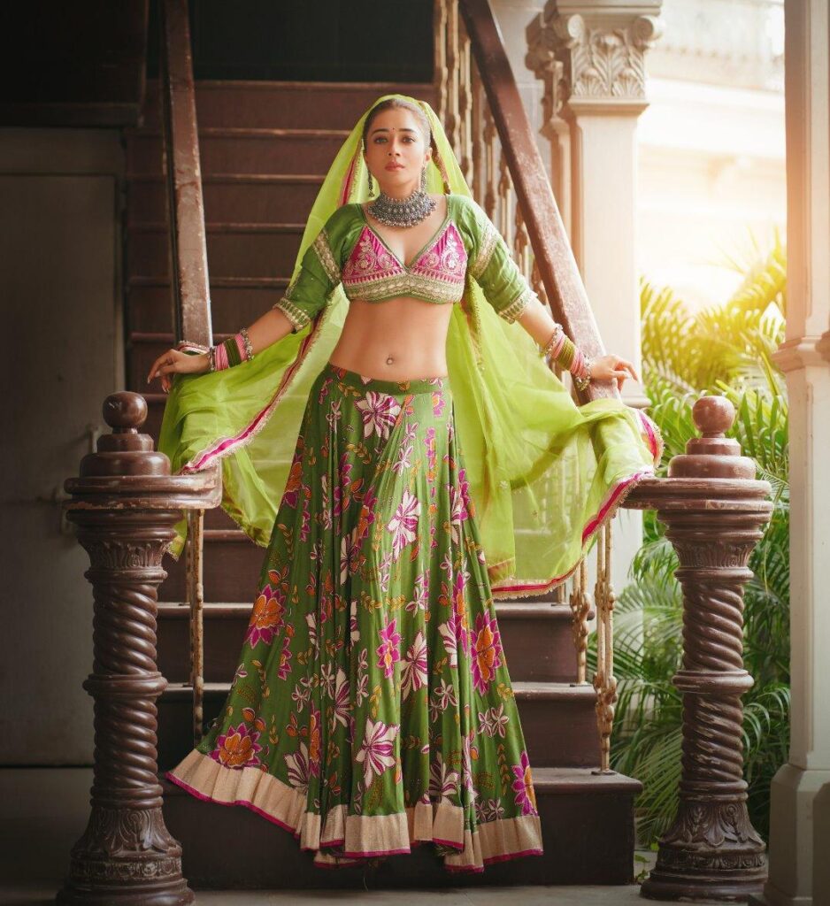 Tinaa Dattaa का Desi Glam Look, Green Lehenga और Heavy Jewellery में लगीं रॉयल 1 Tinaa Dattaa
