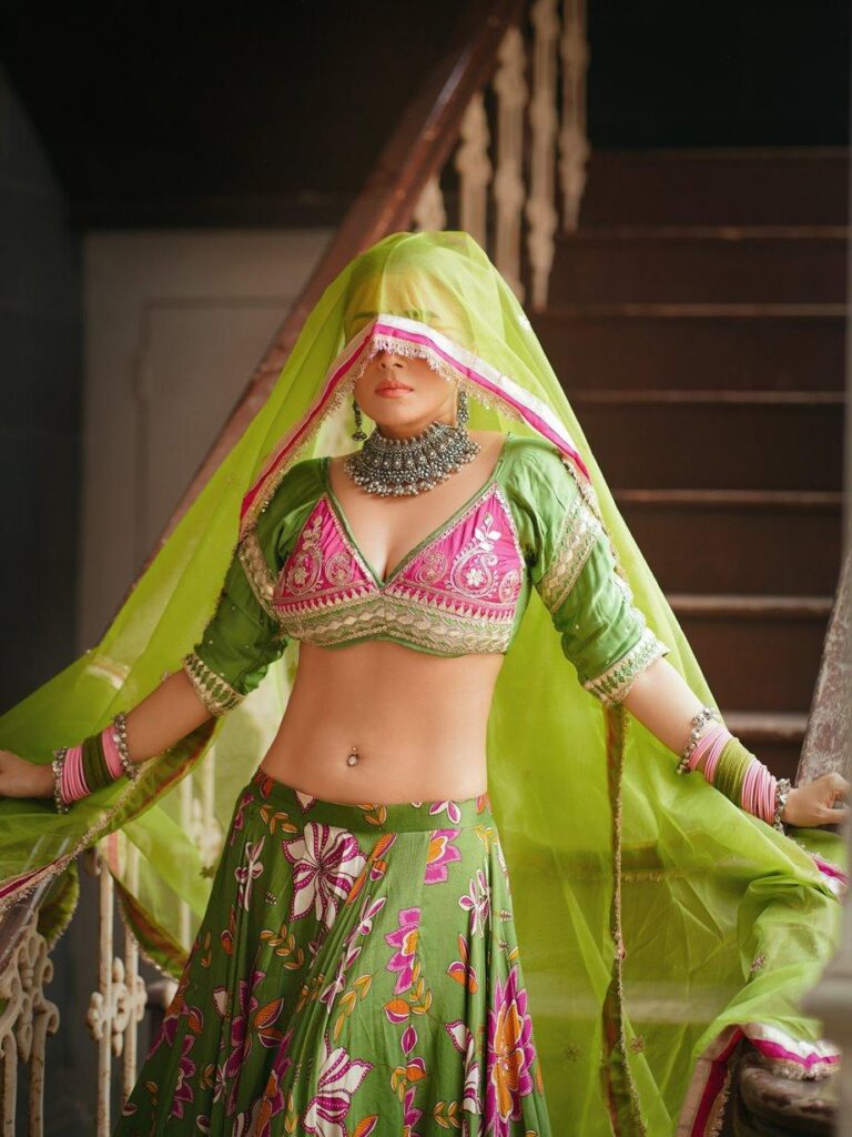 Tinaa Dattaa का Desi Glam Look, Green Lehenga और Heavy Jewellery में लगीं रॉयल 4 Tinaa Dattaa Actress