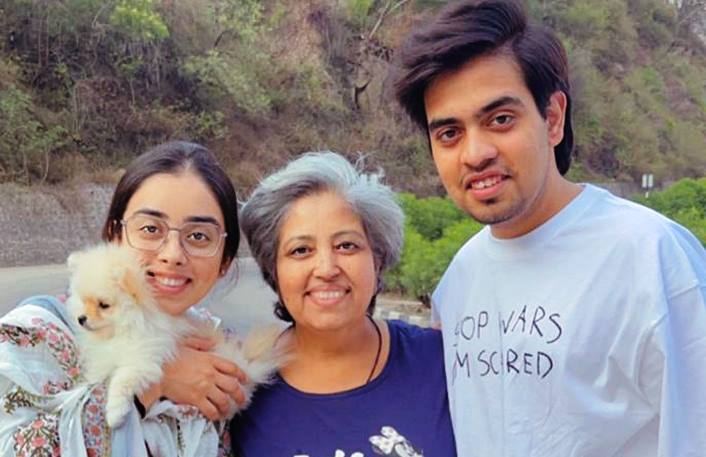 Twinkle Arora's Mother, Sister and Brother