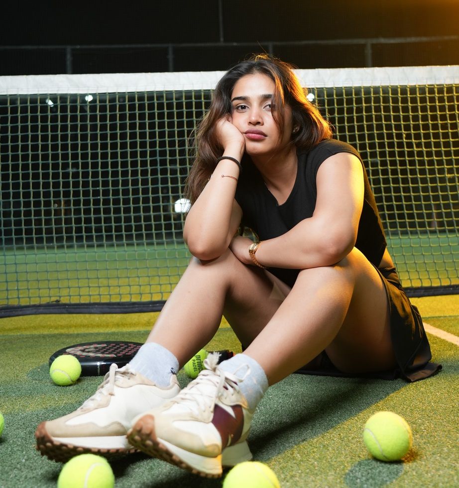 The Traitors Telugu: कौन हैं Varsha D'Souza? ‘Backbenchers’ से Reality Show तक ऐसा रहा Actress का सफर 3 Varsha D'Souza at Tennis Court